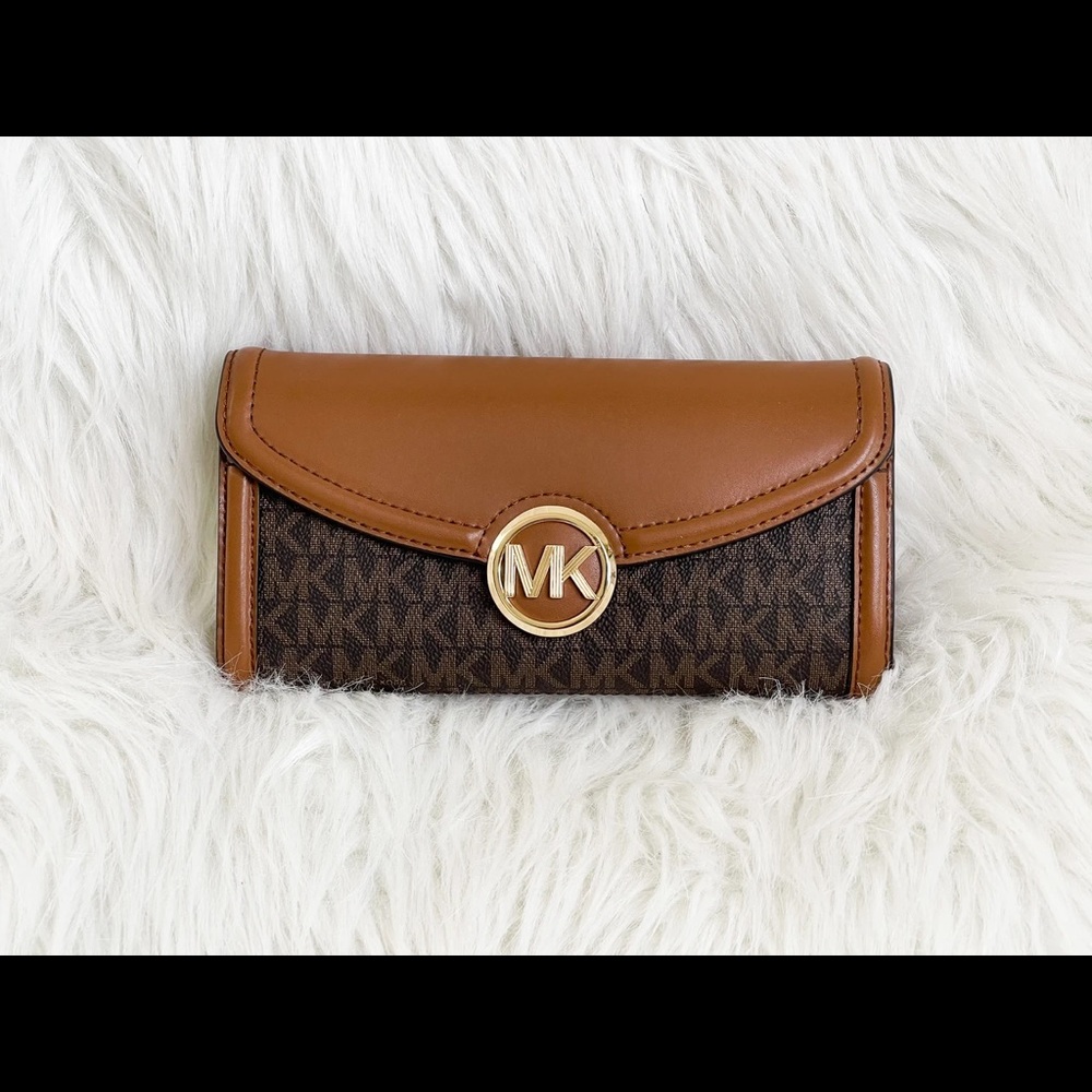 Michael Kors Wallet in Brown
